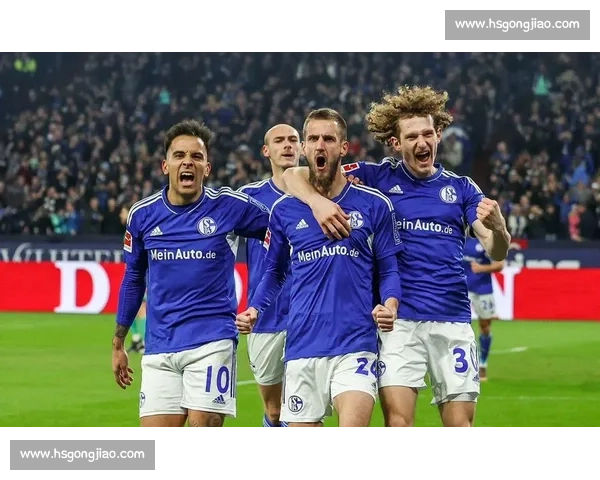 沙尔克迎战斯图加特德甲关键对决胜负走向引关注双方状态与战术博弈前瞻